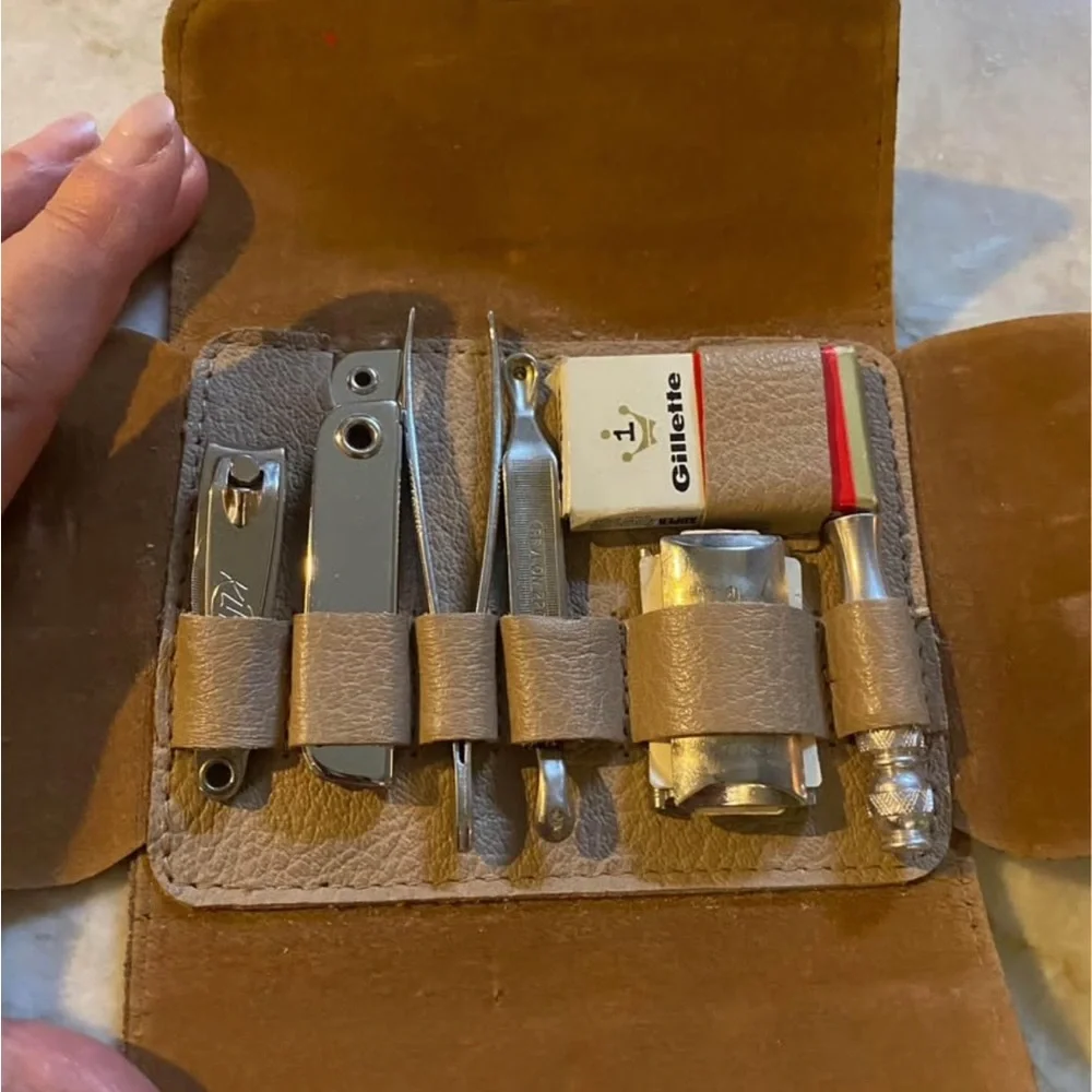 Vintage Men’s Travel Leather Grooming Kit